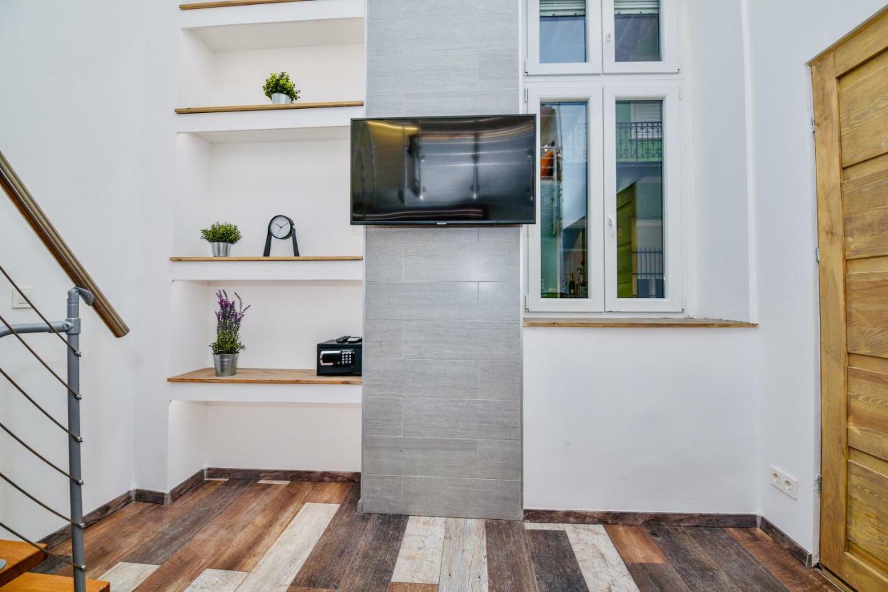 Heart Apartment With Free Private Parking Boedapest Buitenkant foto