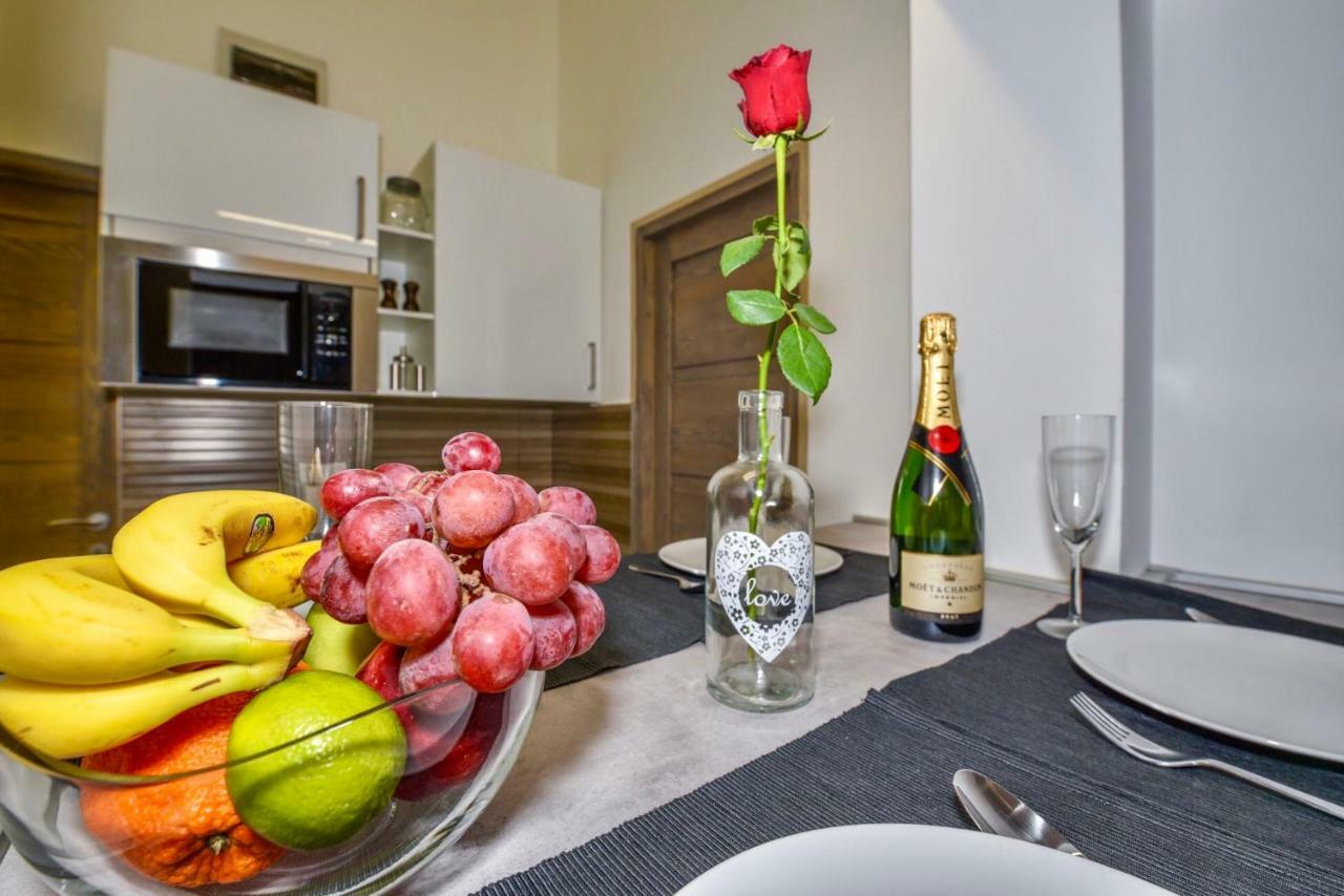 Heart Apartment With Free Private Parking Boedapest Buitenkant foto